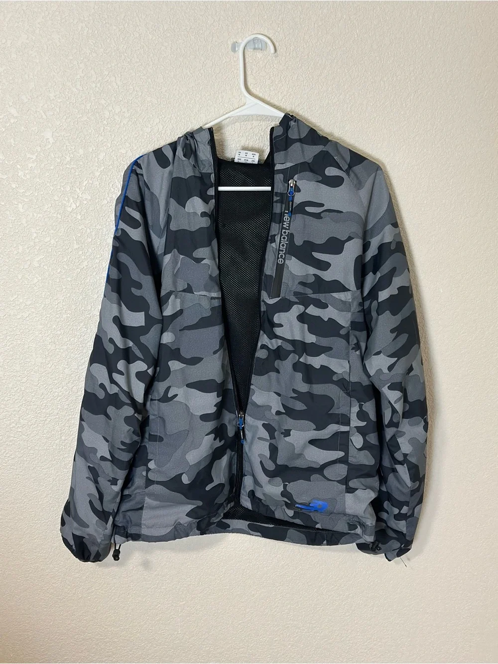 New Balance Men’s Gray & Black Camo Windbreaker Jacket with Hood